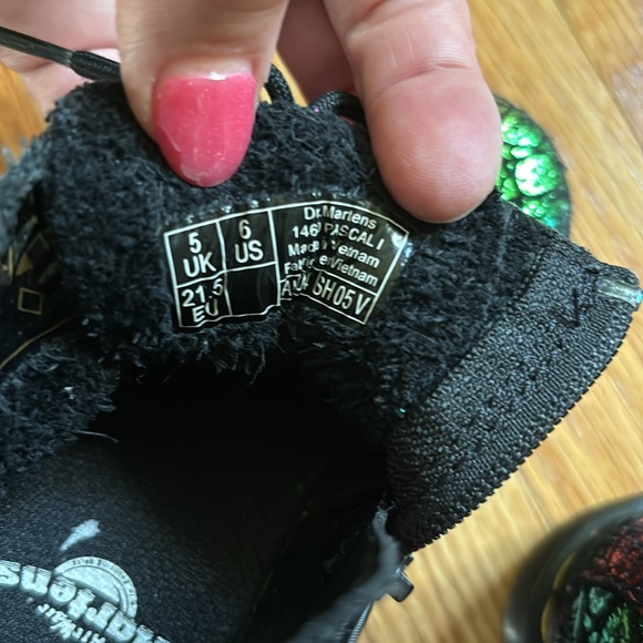 Toddler Dr Martens - Picture 5 of 9